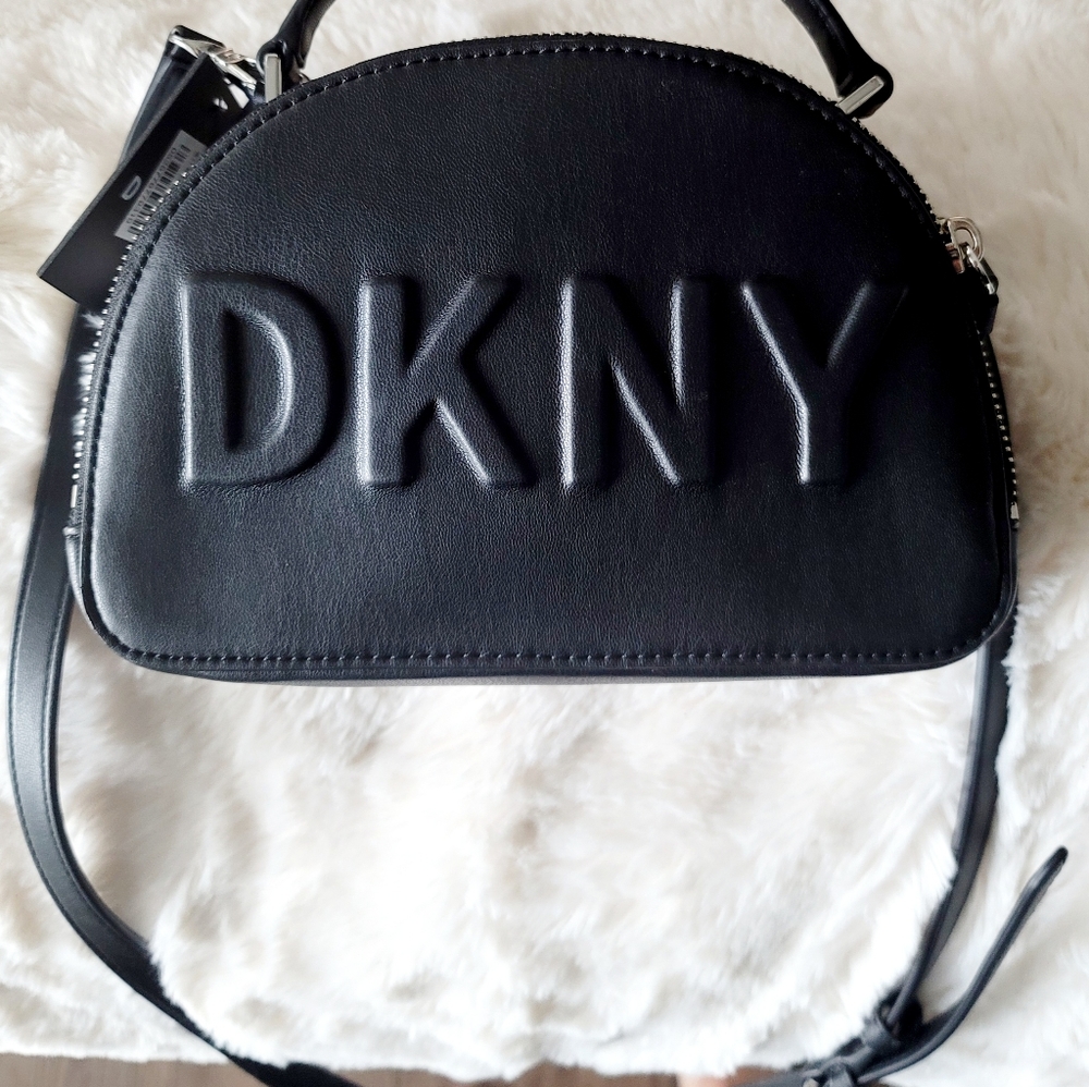 Beautiful trendy DKNY handbag - Picture 3 of 3